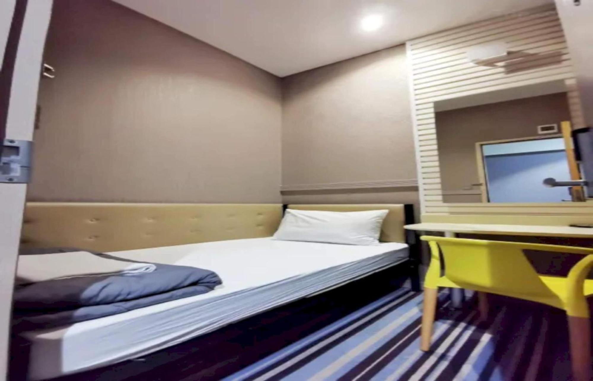 Capital O 75451 Podstel Hostel Bangkok Exterior foto